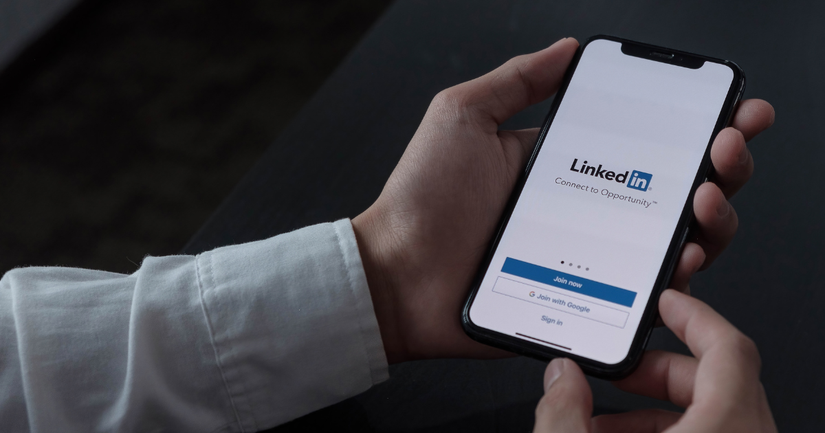 Leveraging LinkedIn in Your Podcast Growth Strategy: Building Connections and Authenticity